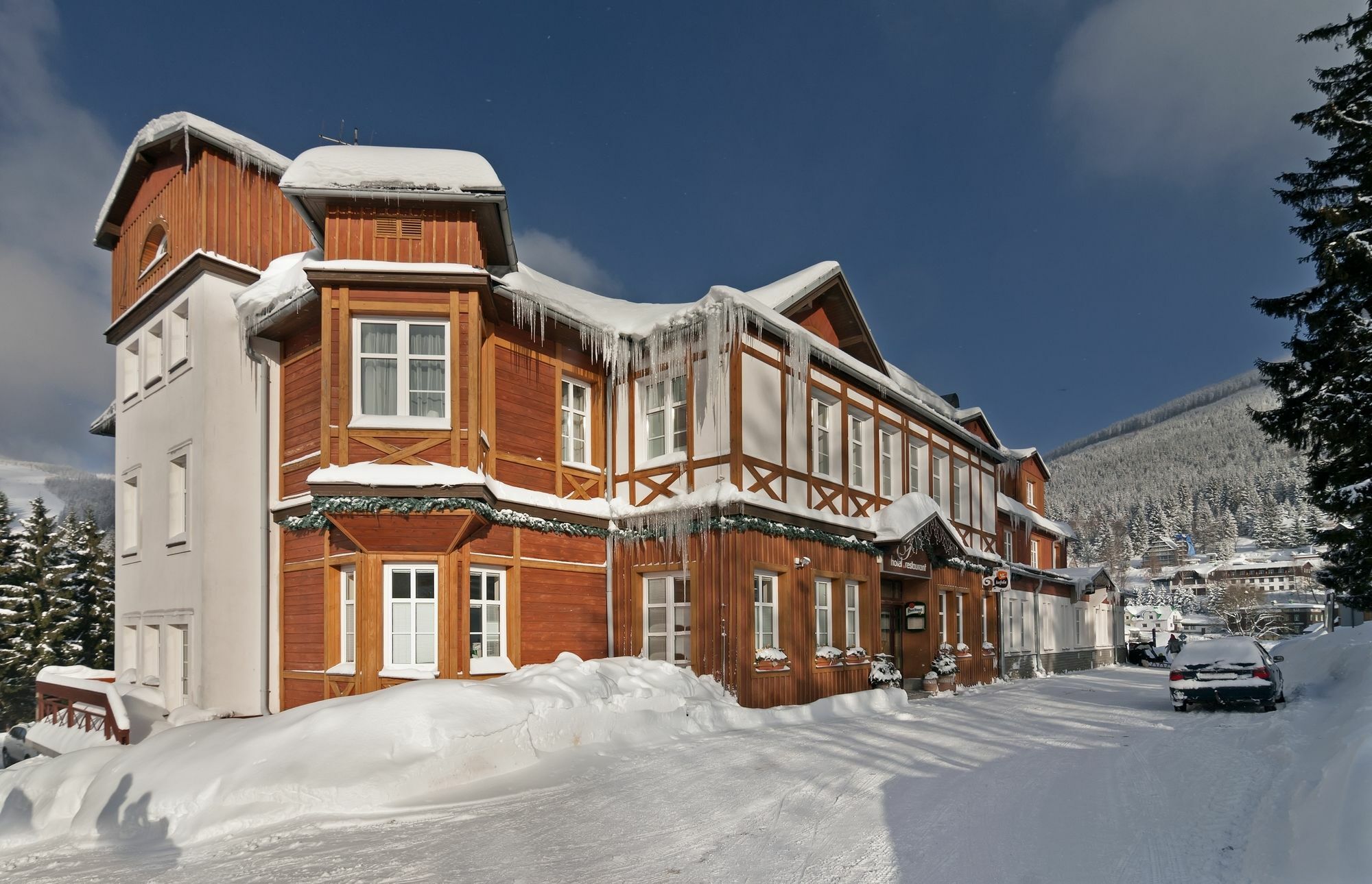 Hotel Snezka Špindlerŭv Mlýn Eksteriør bilde